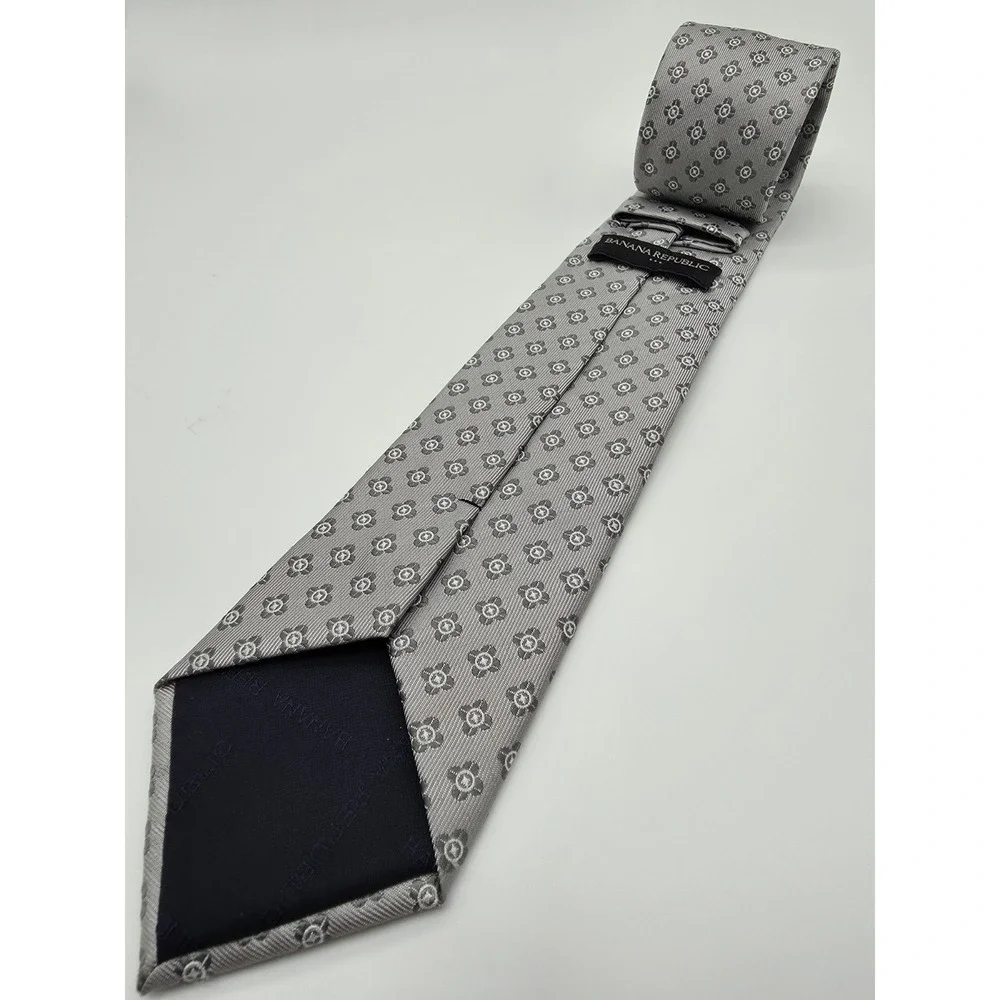 Banana Republic Gray/Silver Geometric Tie 58